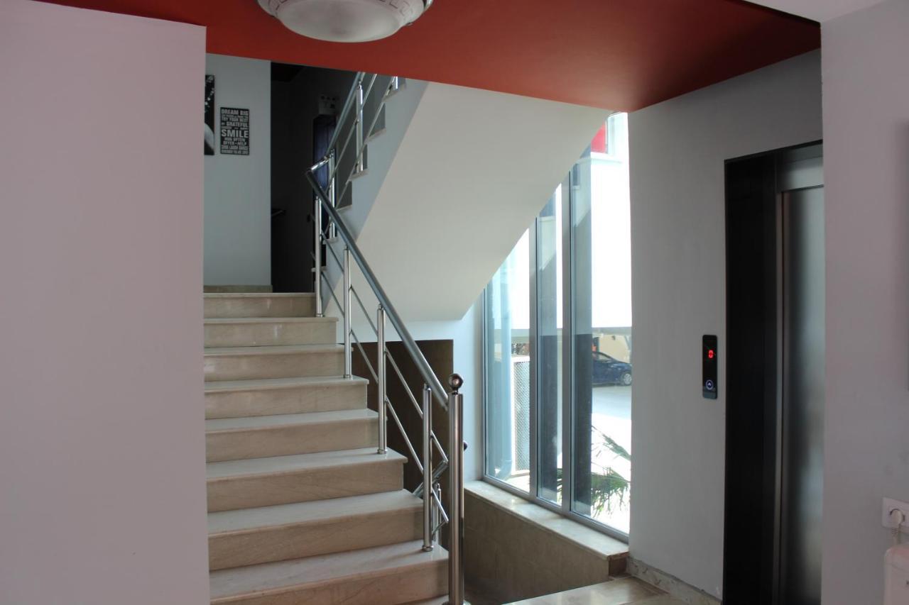 Luander Hotel Tirana Exterior photo